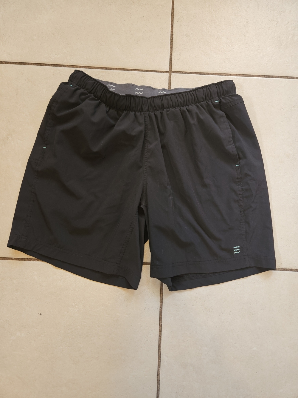Men's Black Athletic Shorts with Elastic Waist and Quick-Dry Fabric